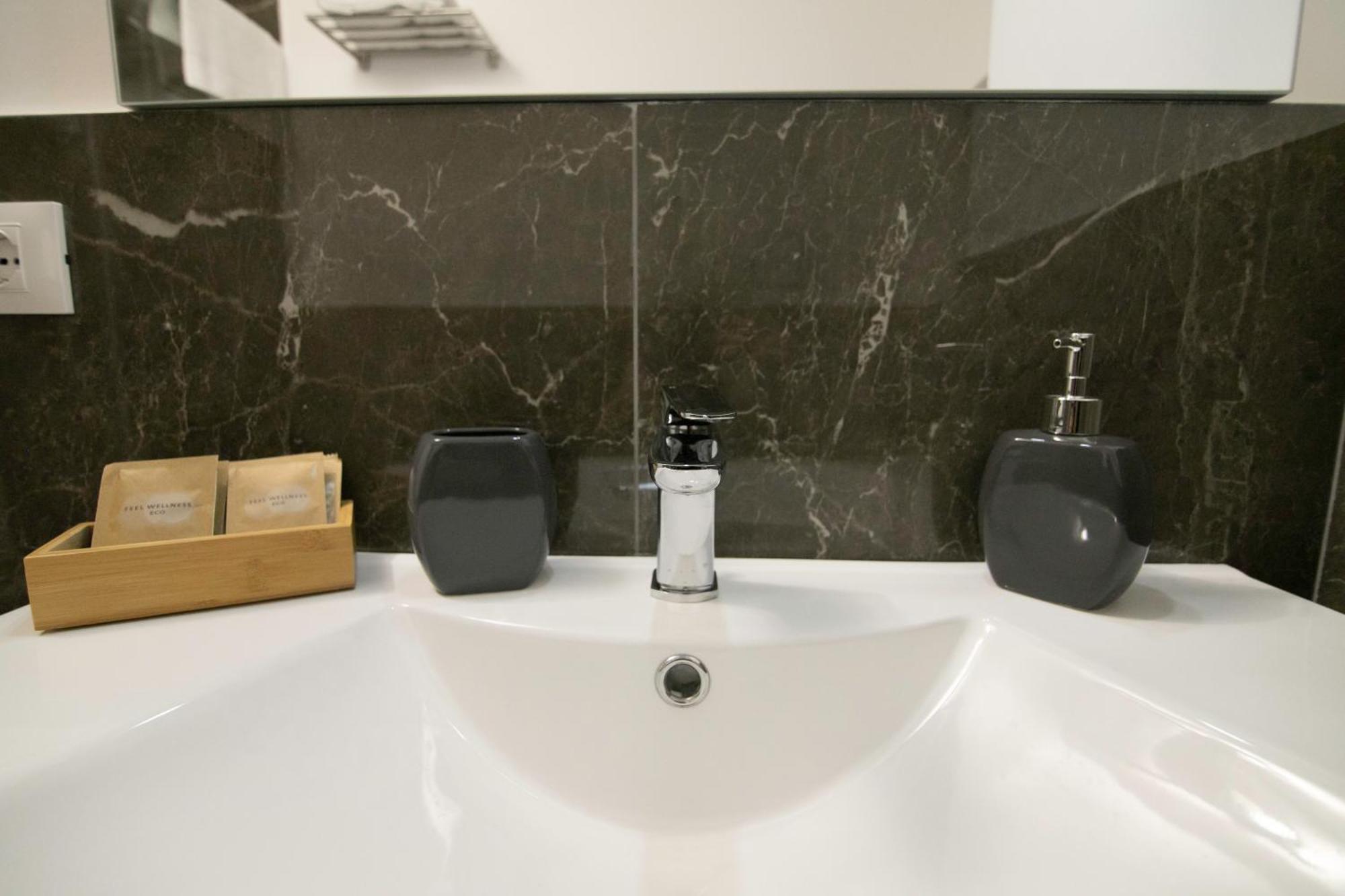 Villareale47 Luxury Suites & Rooms Palermo Kültér fotó